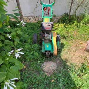 Kézi tuskómaró gép munkára készen